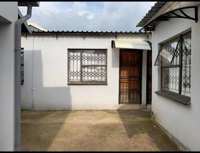 8 BEDROOM HOUSE FOR SALE IN BIRCH ACRES